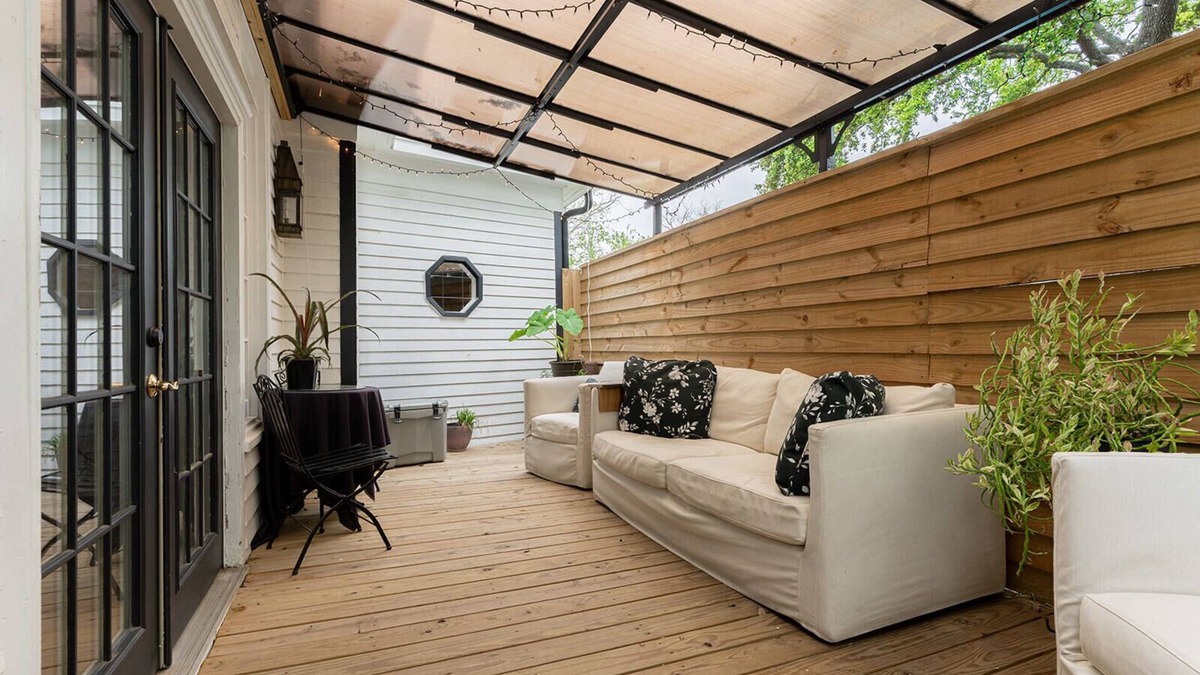 Spring Hotel | The August Inn