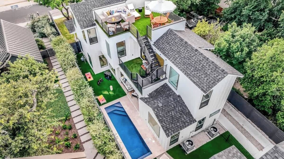 Clarksville House | The Austoria: Luxury Skyline Estate w/Pool