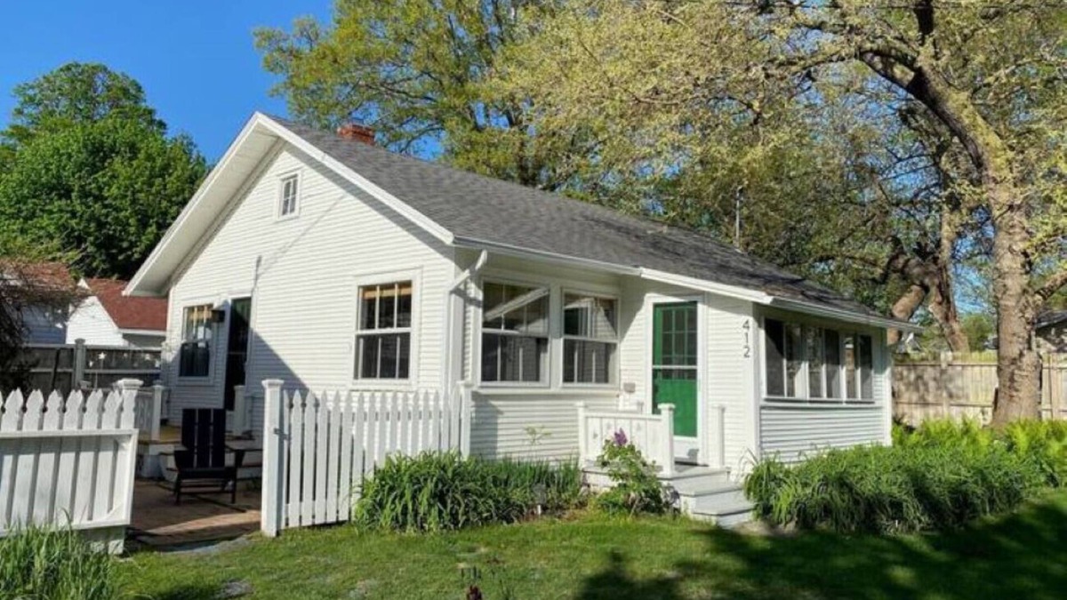 South Haven Cabin | The Avery 12 on North Shore