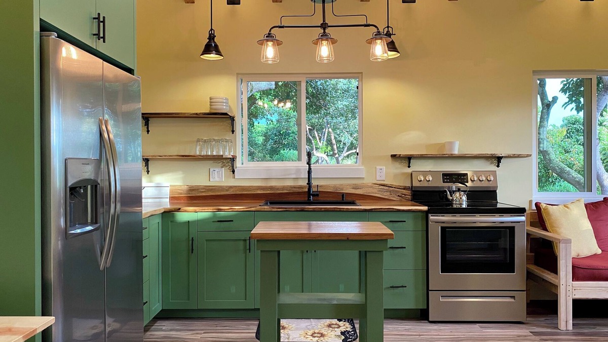 Kalaoa Cottage | The Avocado Cottage