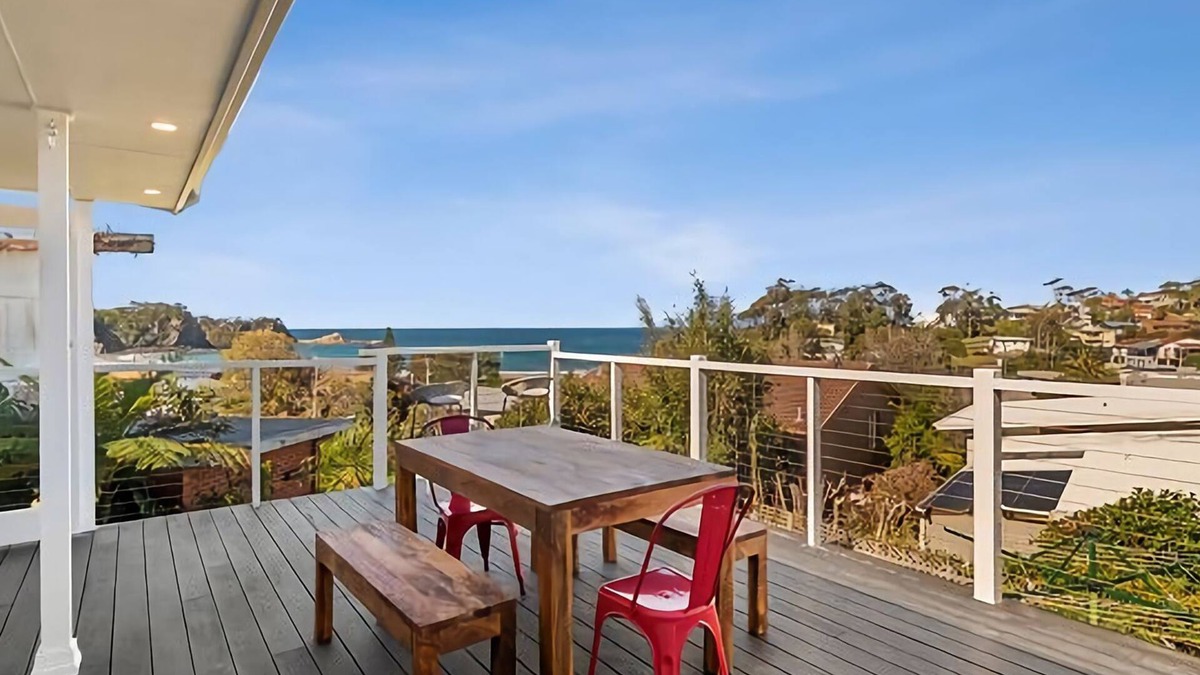 Malua Bay House | The Bach House Pet Friendly in Malua Bay