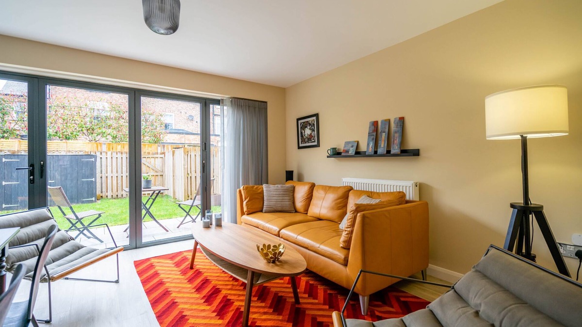 Heworth House | The Backyard N02 - a family break that sleeps 6 guests in 3 bedrooms