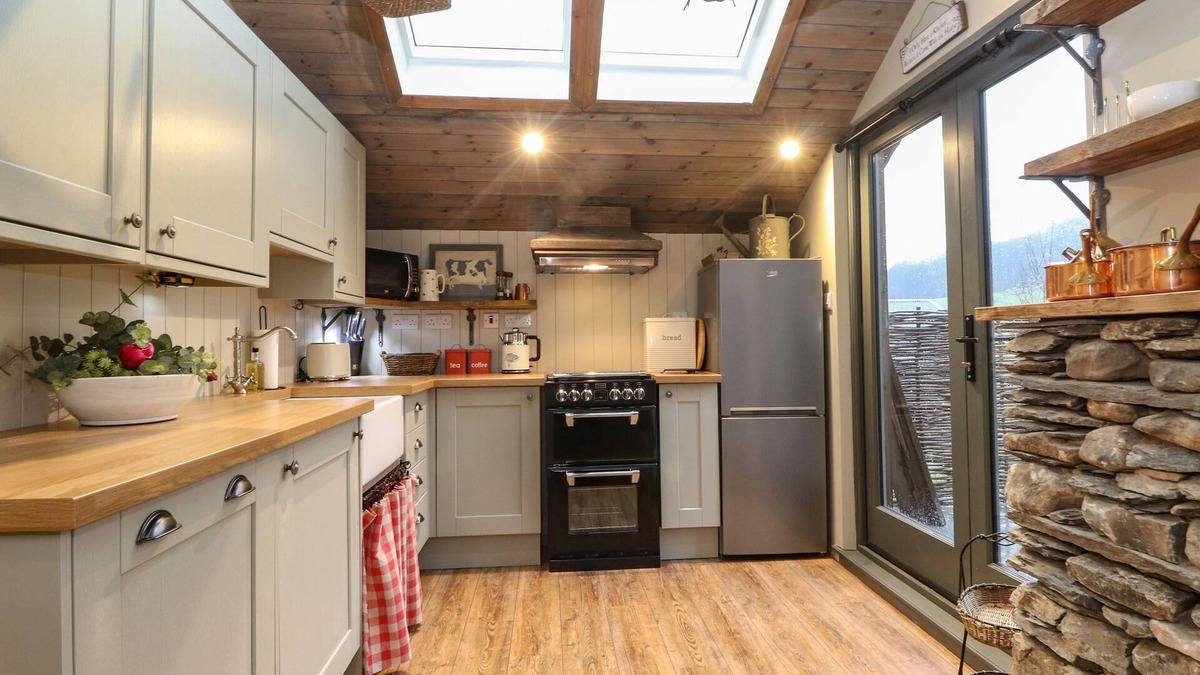 Kendal Cottage | The Badger's Shack