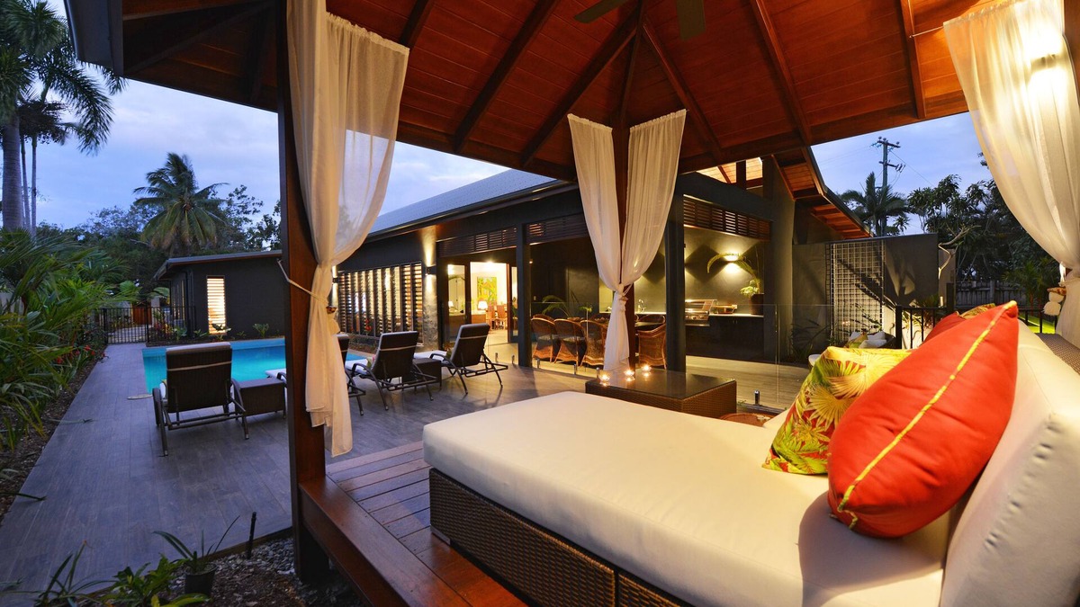 Port Douglas House | The Bahama House, Luxury by the beach.