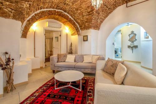 Chiaramonti Apartment | The Bar 2 live in