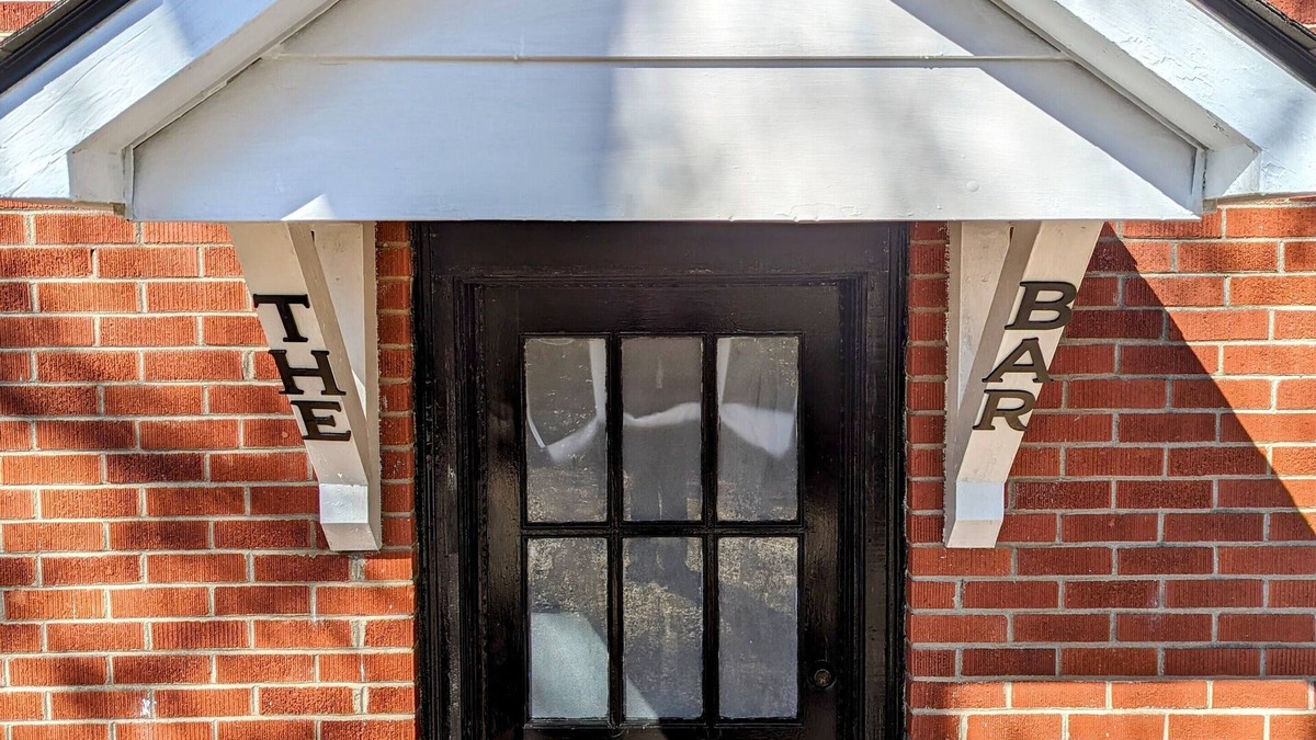Brevard House | The Bar in Brevard - only 4 mins from downtown!