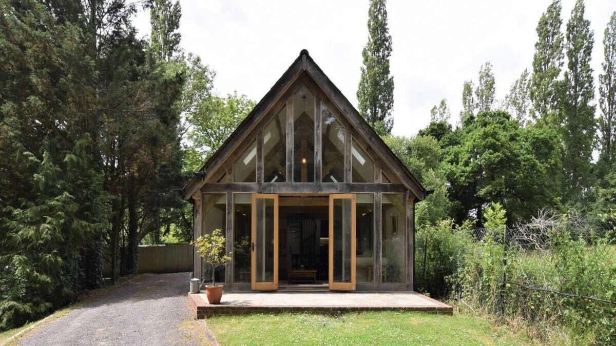 Woodmancote House | The Barn at Pigeon Cottage