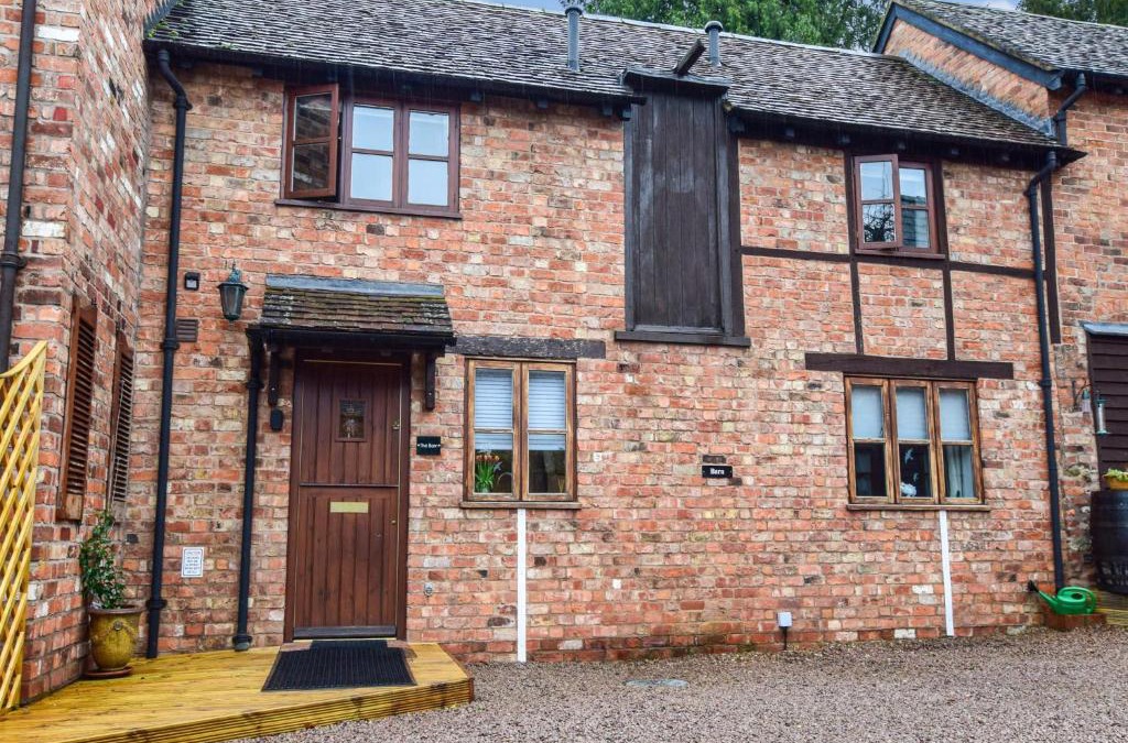Moreton House | The Barn, Eastnor House