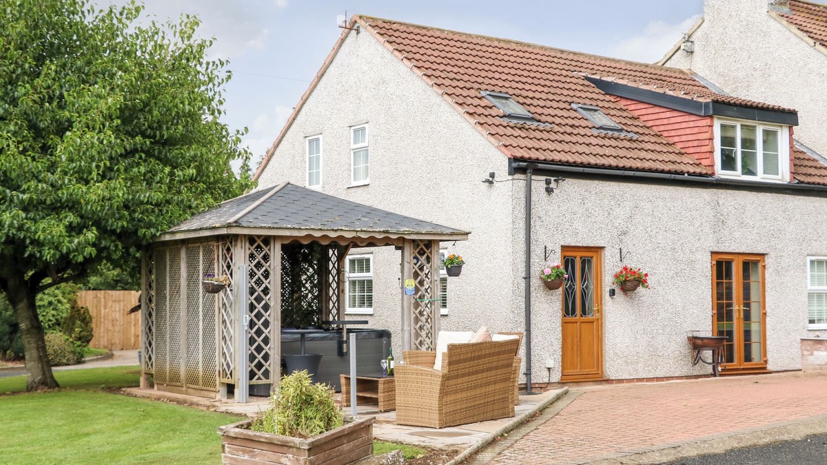 Northallerton Cottage | THE BARN, family friendly, character holiday cottage in Northallerton