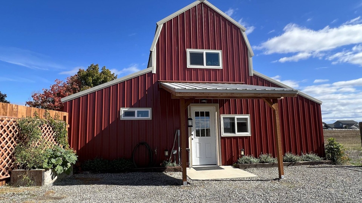 Post Falls House | The Barn: Quiet, private, close to town, hot tub & spacious views.