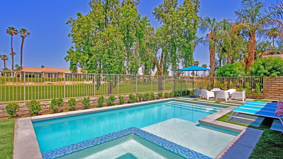 Indio House | THE BARRYMORE WALK to #COACHELLA