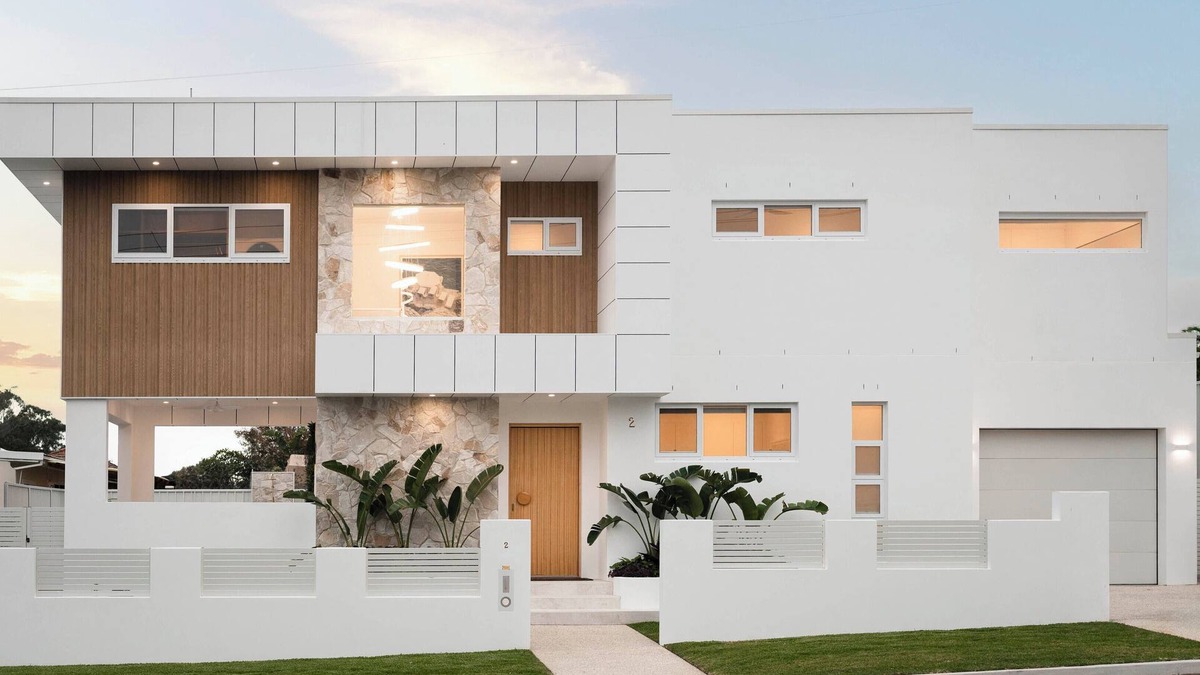 Nelson Bay House | The Bay Haven - with Heated Pool and walk to Beach