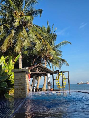 Kampung Bahasa Kapor Villa | The Bay PD Beachfront Villa