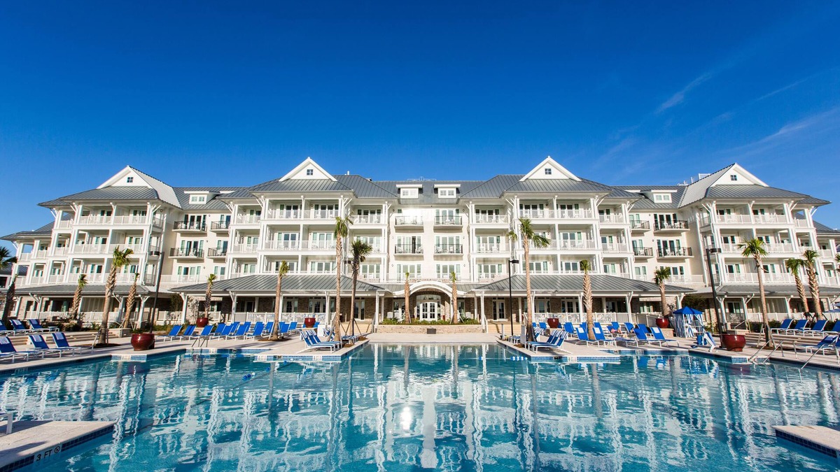Charleston Resort | The Beach Club at Charleston Harbor Resort and Marina
