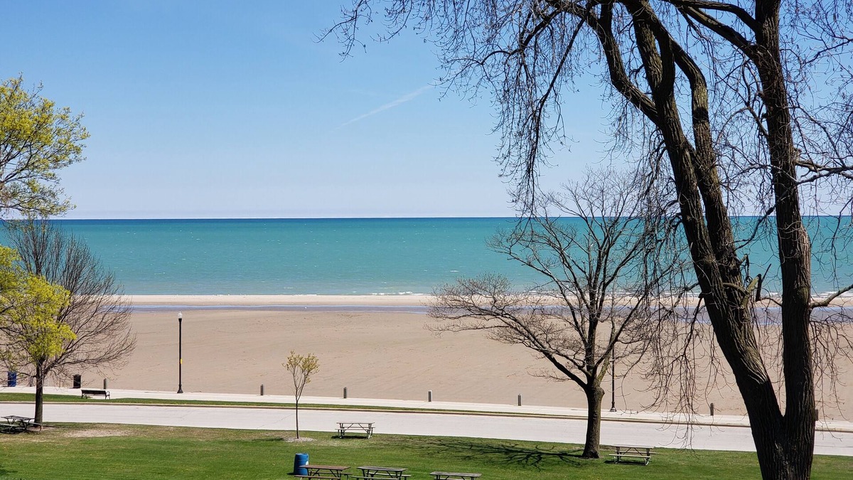 Racine House | The Beach Cottage at Michigan Blvd.