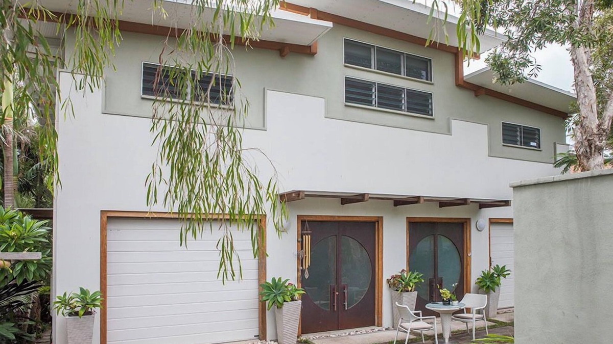 Emerald Beach House | The Beach Havens Luxe Beach House