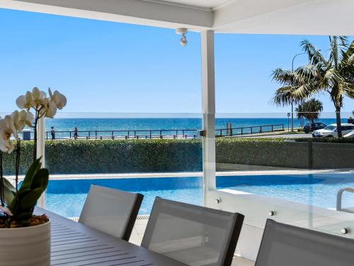 Alexandra Headland House | The Beach House at Alex