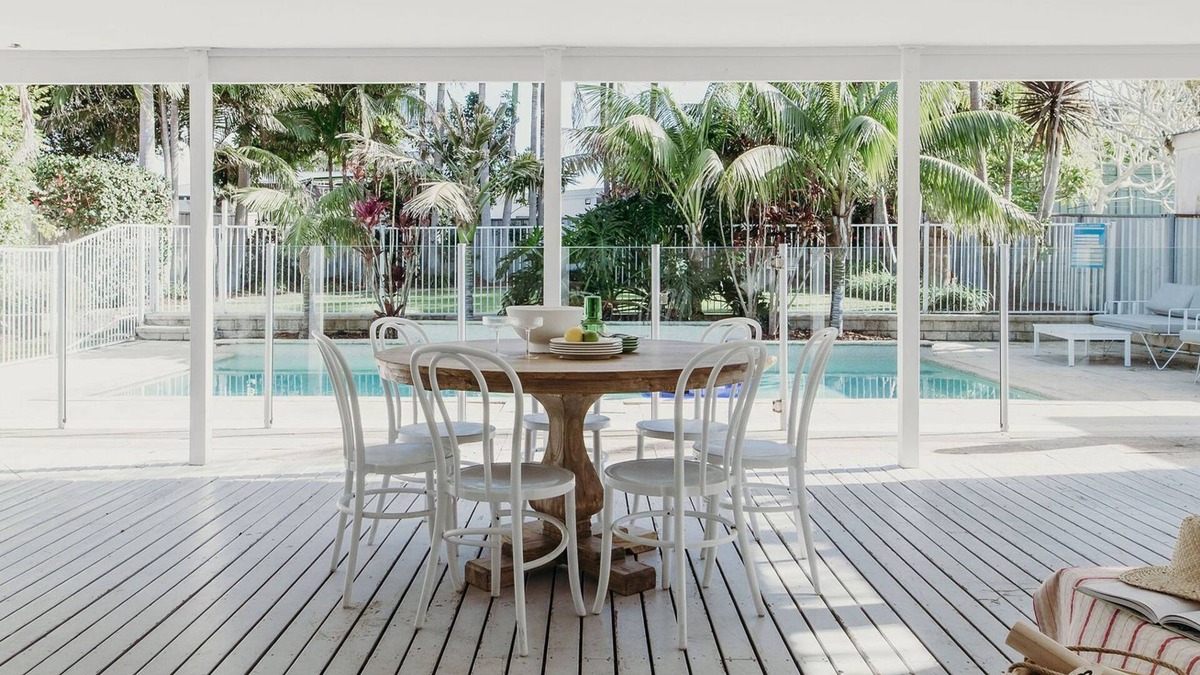 Shoal Bay House | The Beach House, 25 Tomaree Road - fantastic house with pool, linen