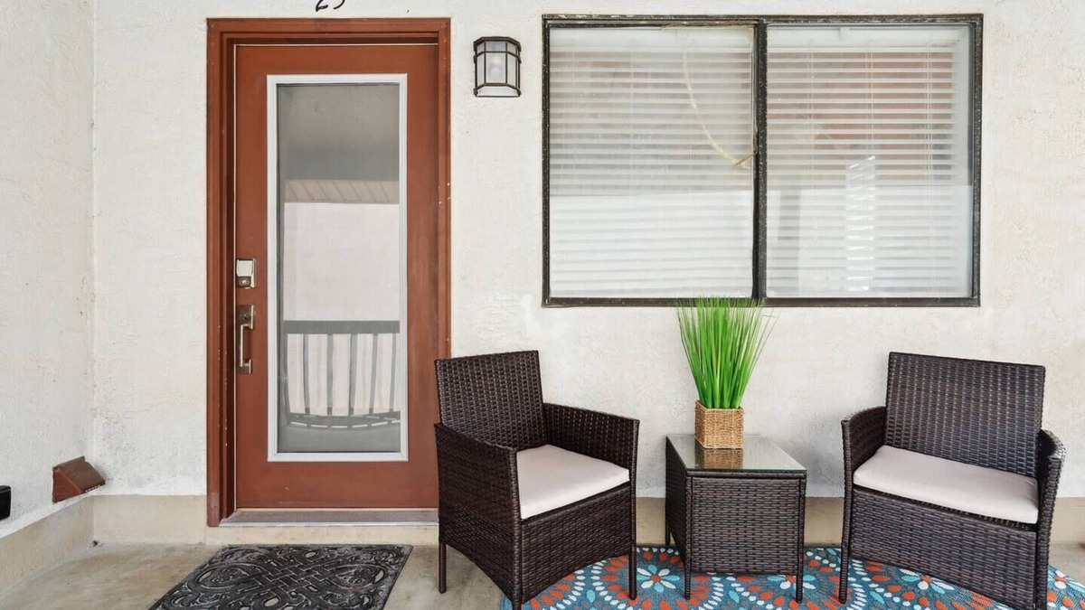 Holiday Beach Condo | The Beach & The Bum! 2- Min Walk to The Beach!