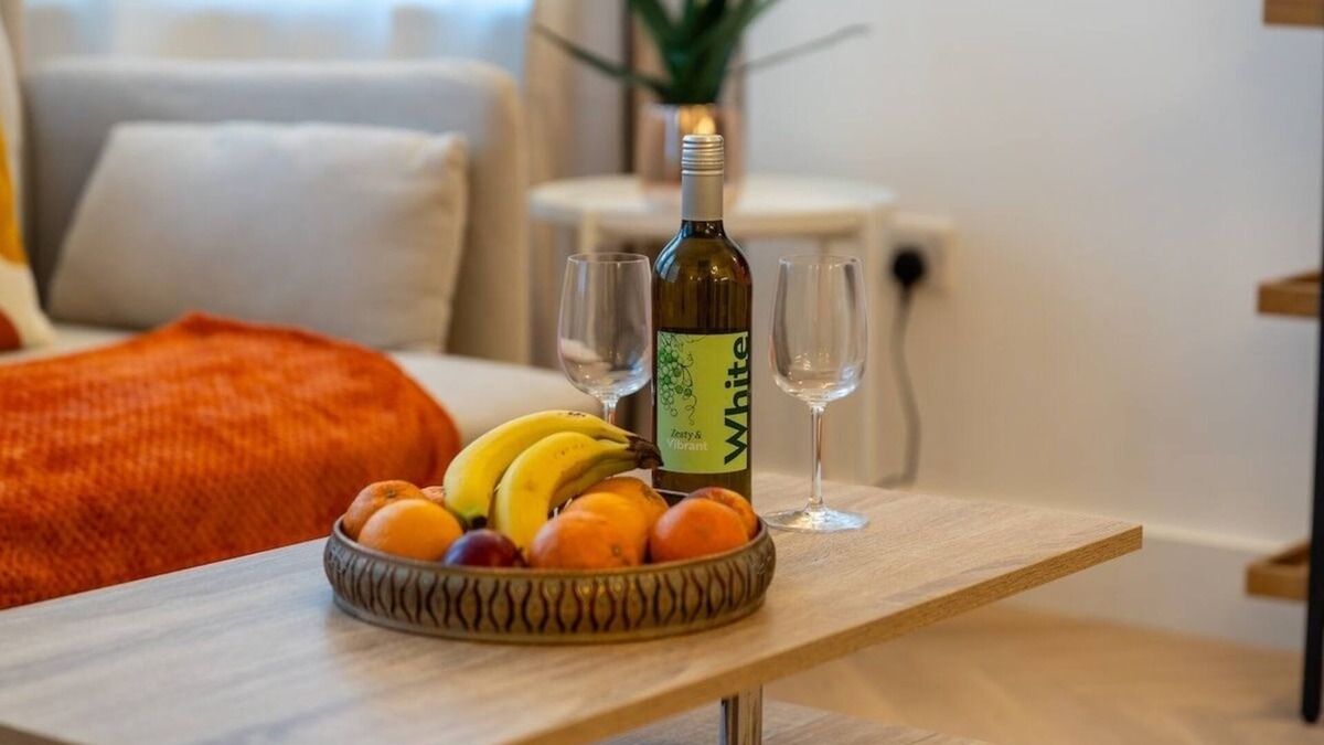 Eastbourne Seafront Apartment | The Beach Way- specious Apt