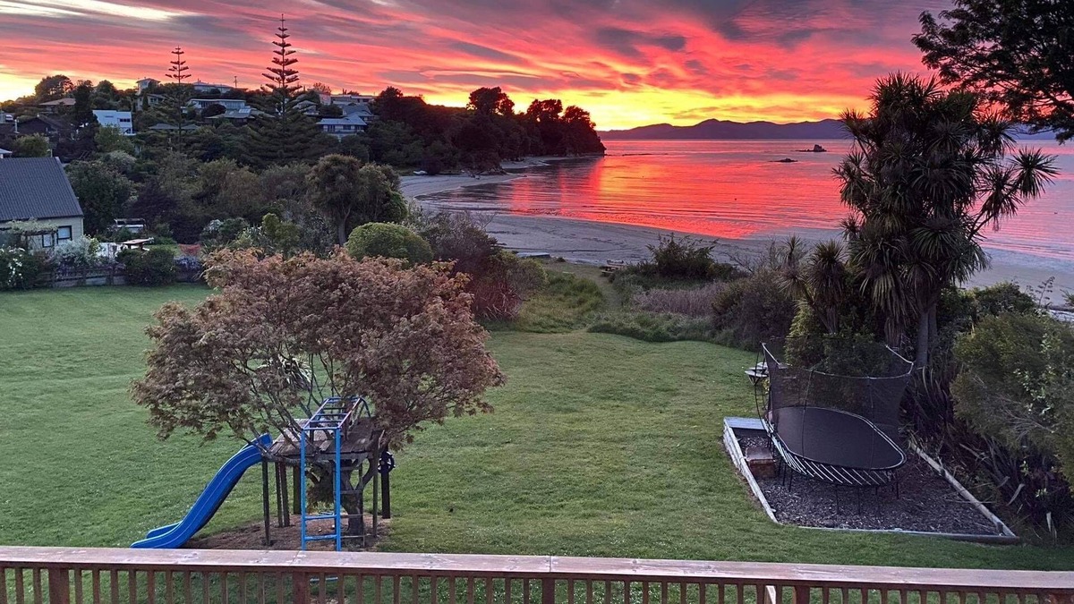 Kaiteriteri House | The Beachfront Playground @ Kaiteriteri