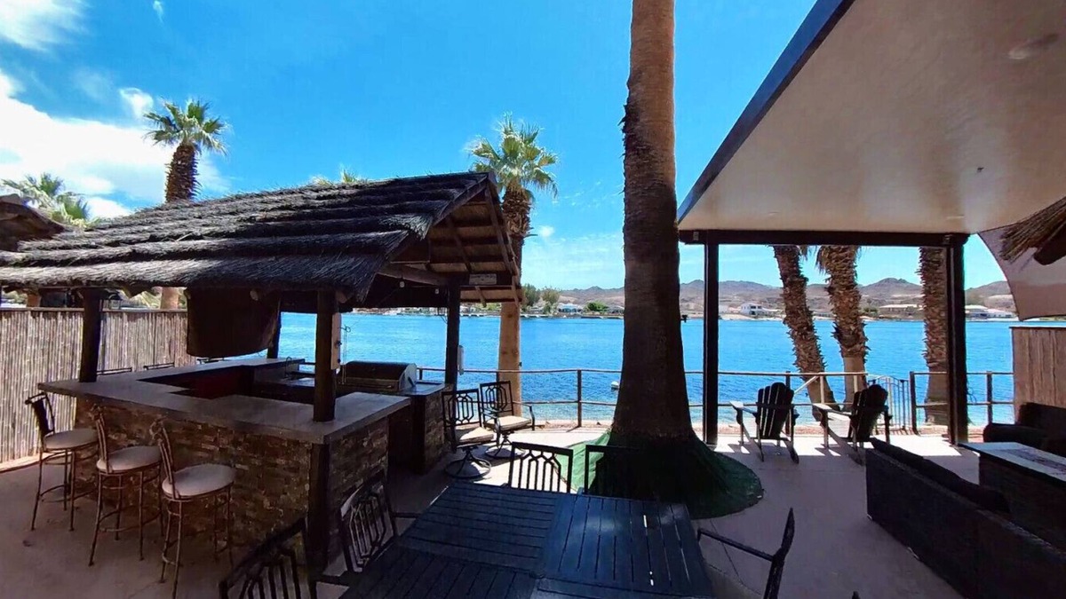 Parker Dam Villa | The Beachfront Villa 11