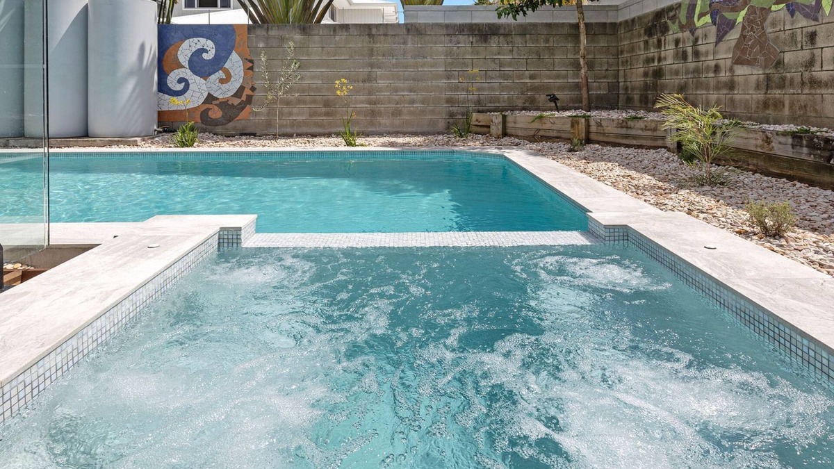 Casuarina House | The Beachside Sanctuary -500m from Beach with Pool & Heated Spa