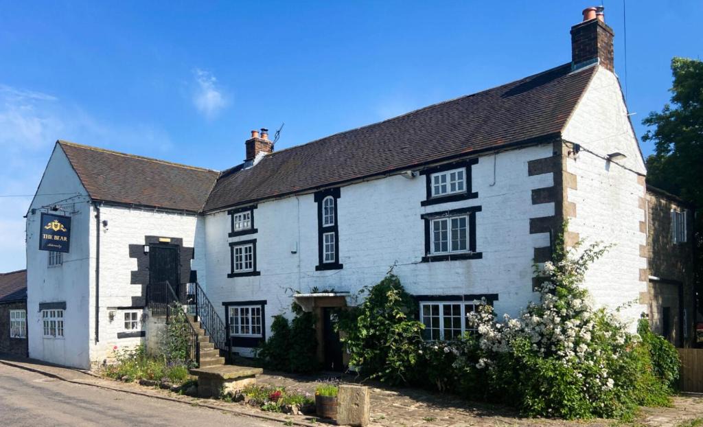 Crich Hotel | The Bear Inn
