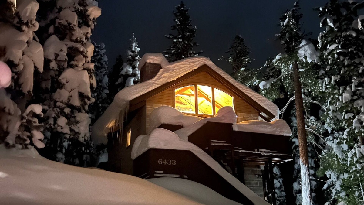 Tahoe Vista House | The “Bear’s Den”—a family favorite cabin!