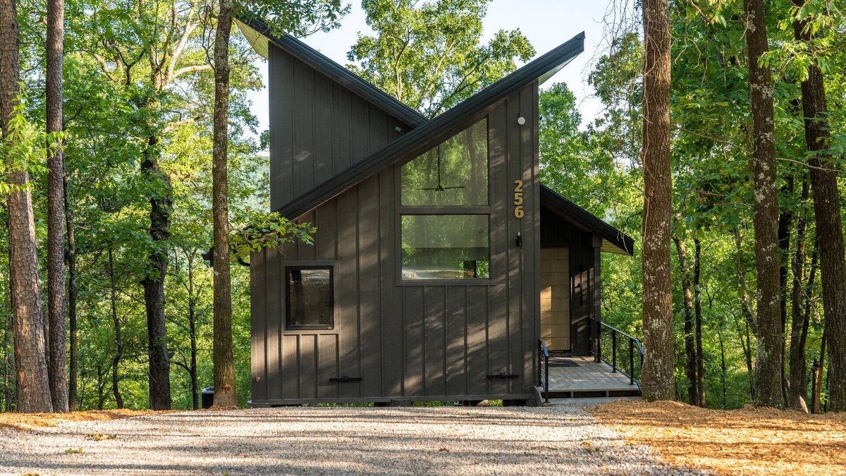 Hot Springs Cabin | The Beaver Cabin- In the Trees Resort