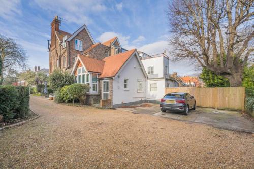 Eastbourne Seafront Apartment | The Beech