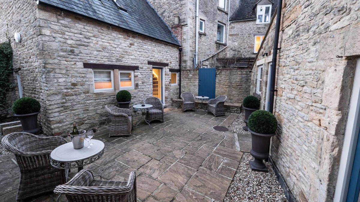 Stow-on-the-Wold Hotel | The Bell at Stow