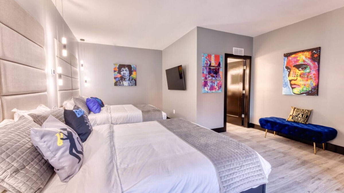 Biloxi Hotel | The Bella's String Kings Suite, King Bed, Sleeps 2, Private Balcony