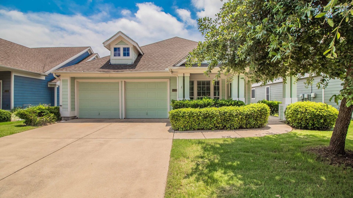 Keller House | The Best in Texas: 3Bed/2Bath w/Spacious Ensuite