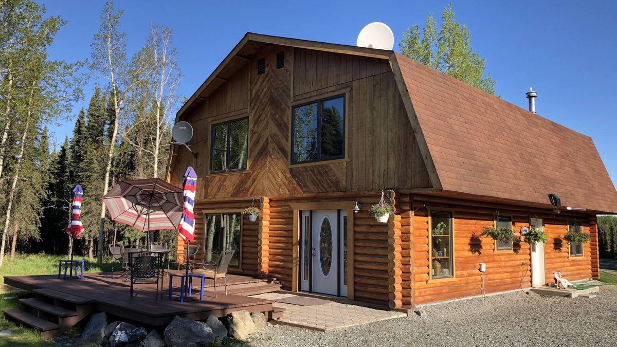 Sterling House | The Best Kenai Peninsula Base Camp.