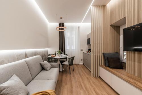 Monti Apartment | The Best Rent - Atmosphere and romance: one-bedroom apartment just steps from the Colosseum