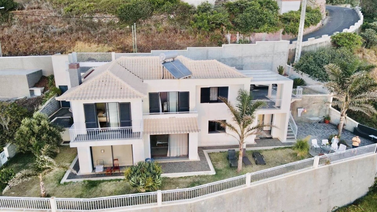 Paul do Mar House | The Best Sea View in Madeira -Casa Farol