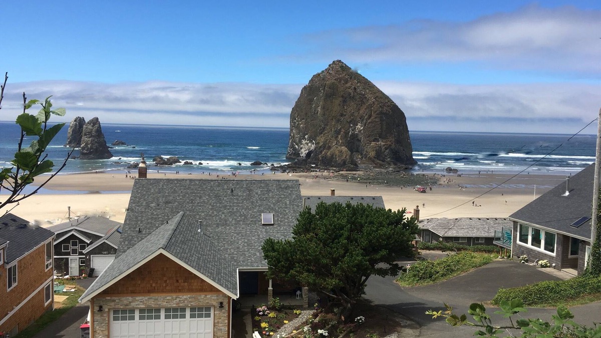 Tolovana Park House | The Best View and Location at Haystack Rock in Cannon Beach