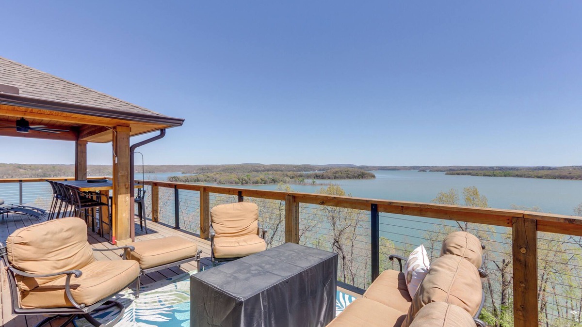 Prairie Creek House | The Best Views on Beaver Lake! Home w/Deck & BBQ