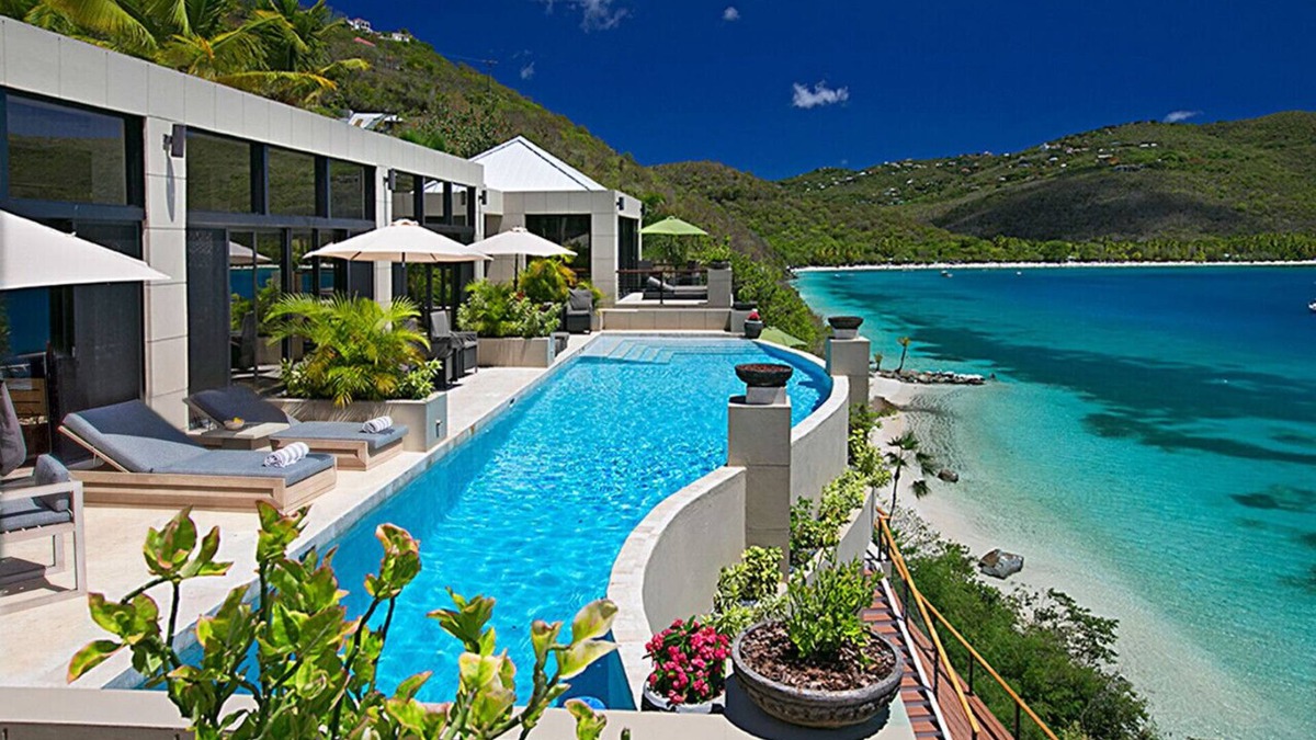 Estate Peterborg Villa | The BEST Wedding Spot! 2 pools, gym, beachfront & MUCH MORE!