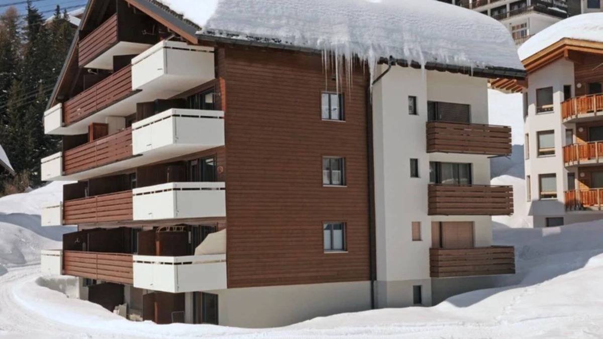 Bettmeralp Apartment | The Bettmeralp lies high above the Rhone Valley on the Great Aletsch Glacier at