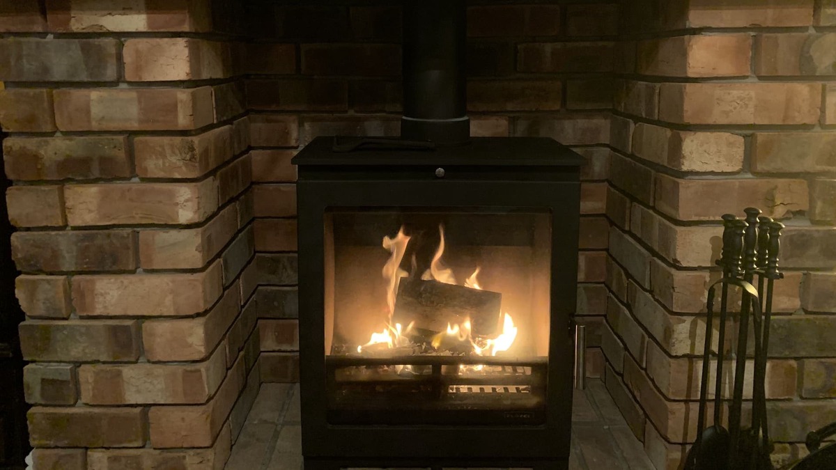 Bewdley Cottage | The Bewdley Bolthole Cottage with log burner Sleeps upto 6 free wifi Netflix