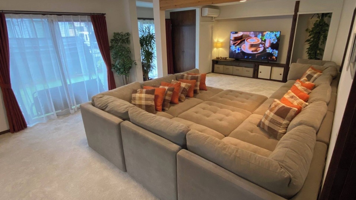 Midori House | The BIG Orange House with yard ! Direct bus from Haneda.