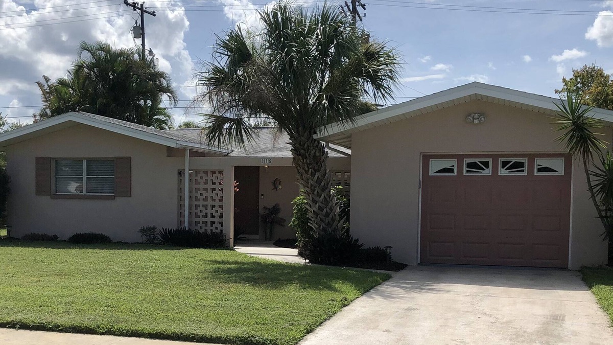 Skylark Estates House | The Bird House- Mid Modern 3 Bed 2 Bath with Pool, 10 min to beach, 50 to Disney