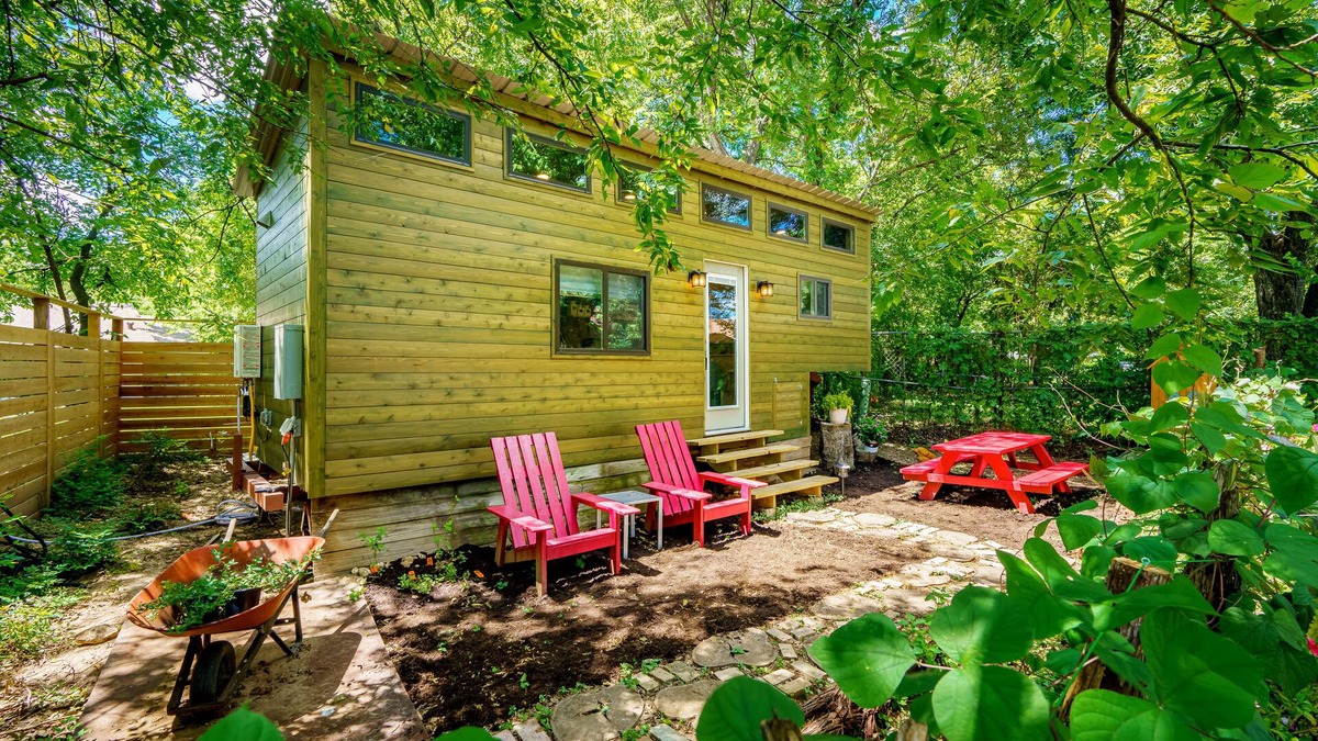 New Ulm House | The Bird’s Nest~ a bit of Eden in New Ulm