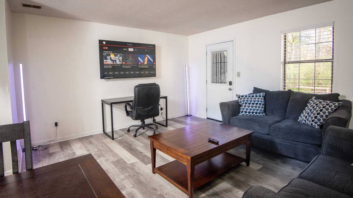 New Castle Apartment | The Birmingham Getaway in a Quiet Area