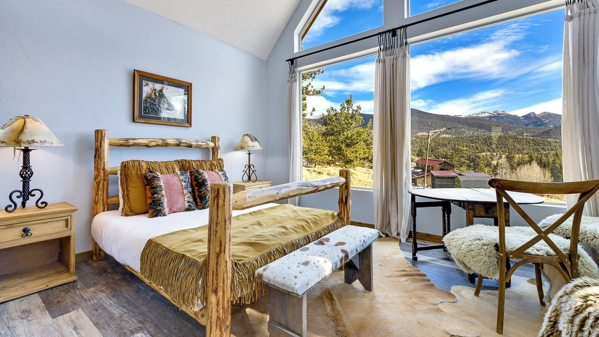 Lake George Cabin | The Bison View Cabin at Bison Peak Lodge