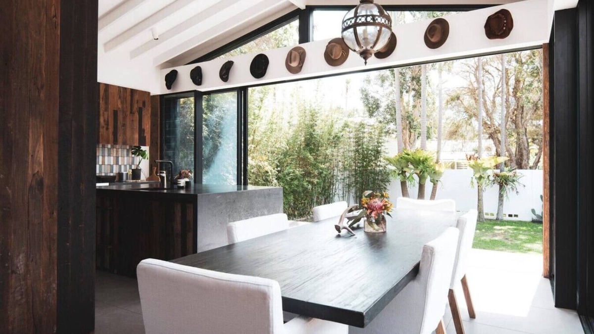 Avalon Beach House | The Black Ace Residence | Heated Magnesium Pool
