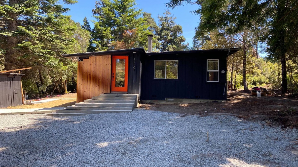 Fort Bragg Cabin | The Black Cabin, spacious, secluded and tranquil.