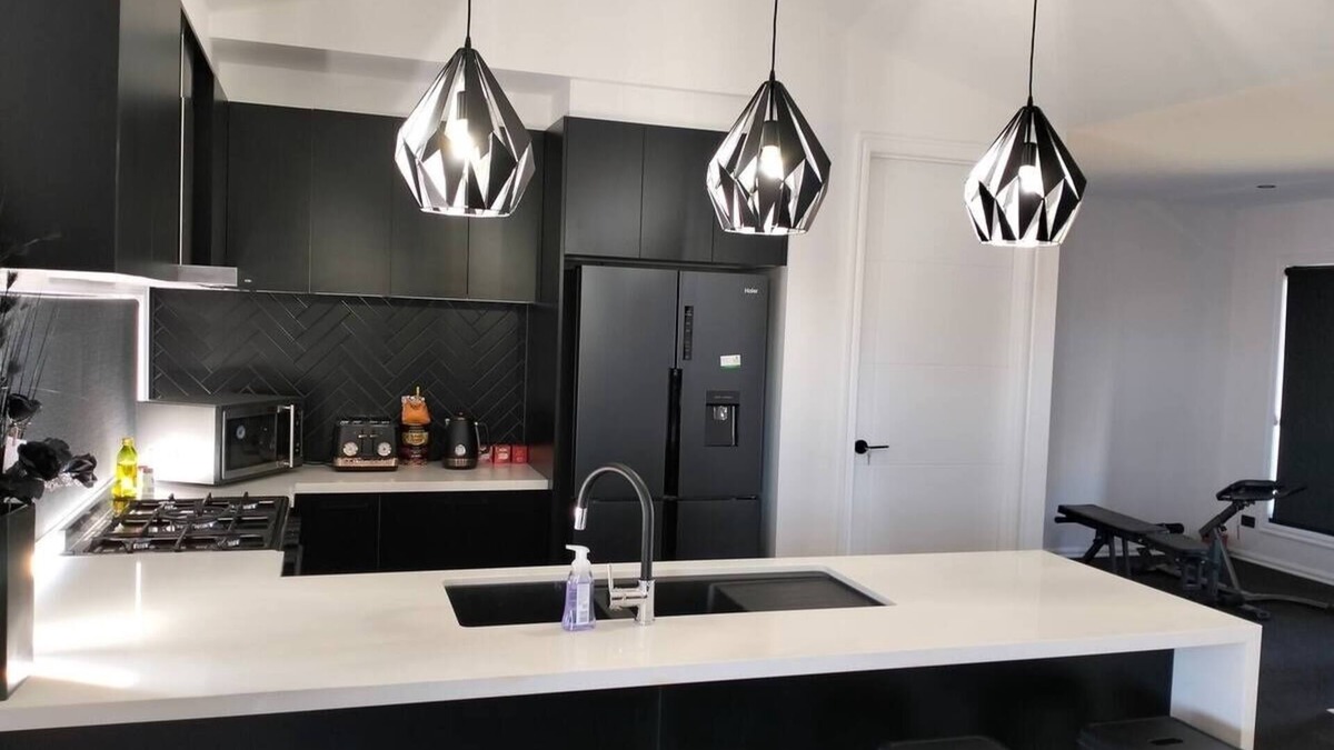Wahgunyah House | The Black House
